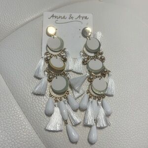 Earrings white and gold